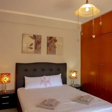 Tsekis House Appartement *